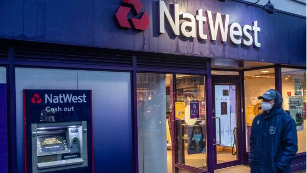 Банк NatWest вводит лимит ежемесячных переводов на криптовалютные биржи в размере $6 000 – вот почему