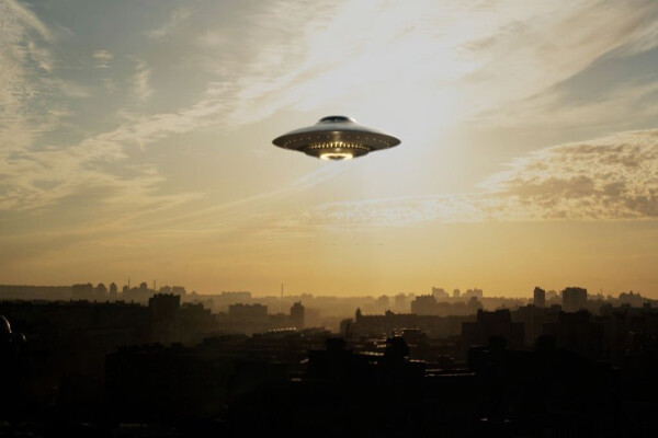 UFO-høringer skaber krypto-vanvid: Over 50 nye alien-shitcoins
