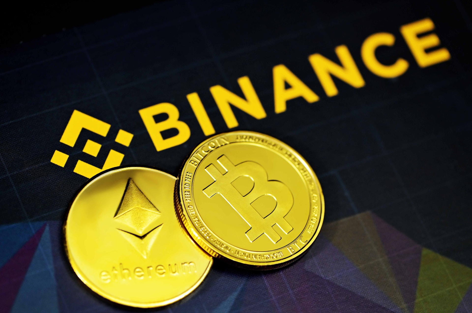 Binance US Loses Key Executives as Regulatory Issues Intensify – Here's the Latest