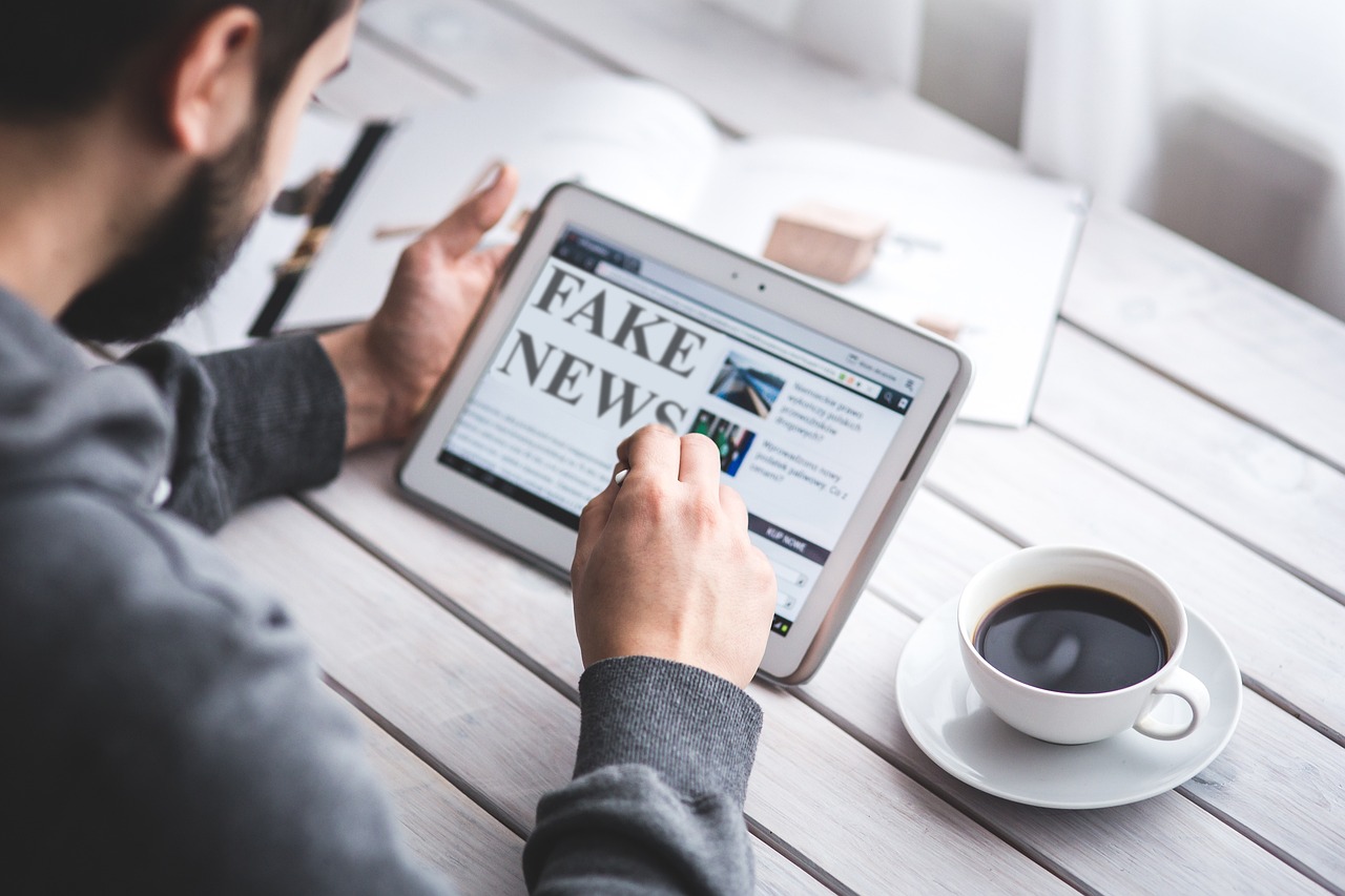 Crypto Fake News: False Claims on Blackrock ETFs and Now Roblox XRP Support – What’s Going On?