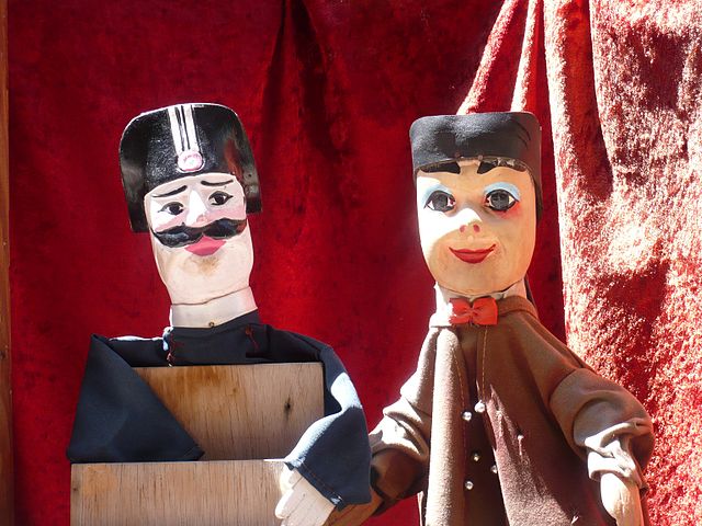 Personaggi di uno spettacolo tradizionale di Guignol.