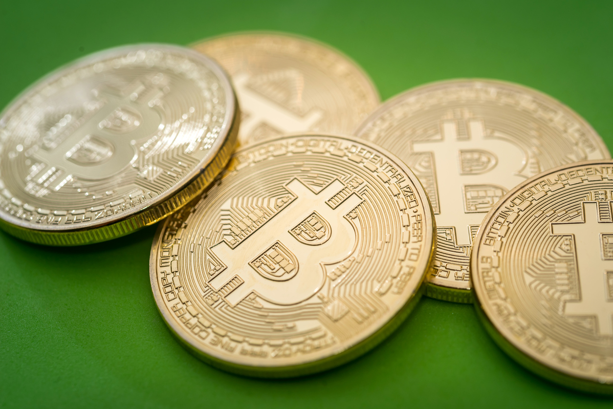 Bitcoin Surges Past USD 10,500, Altcoins Rally