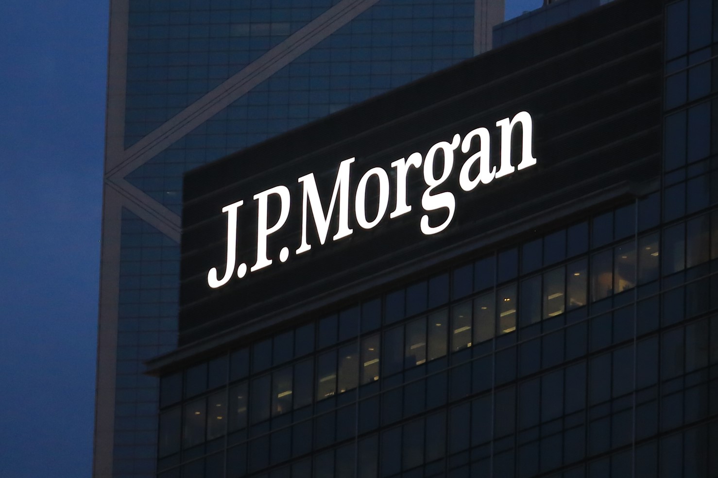 Customer Suing JPMorgan Chase over ‘Sky-high’ Crypto Fees