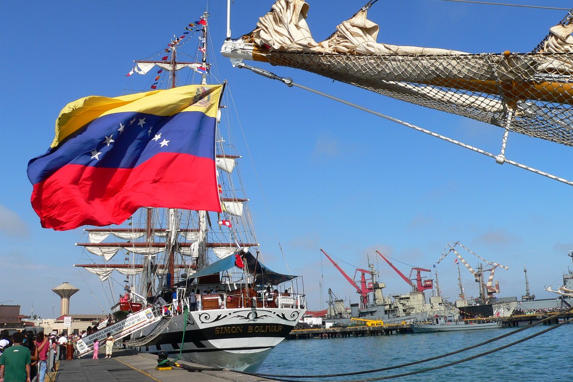 Venezuela Wants Foreign Ships to Pay Petros for Port Services