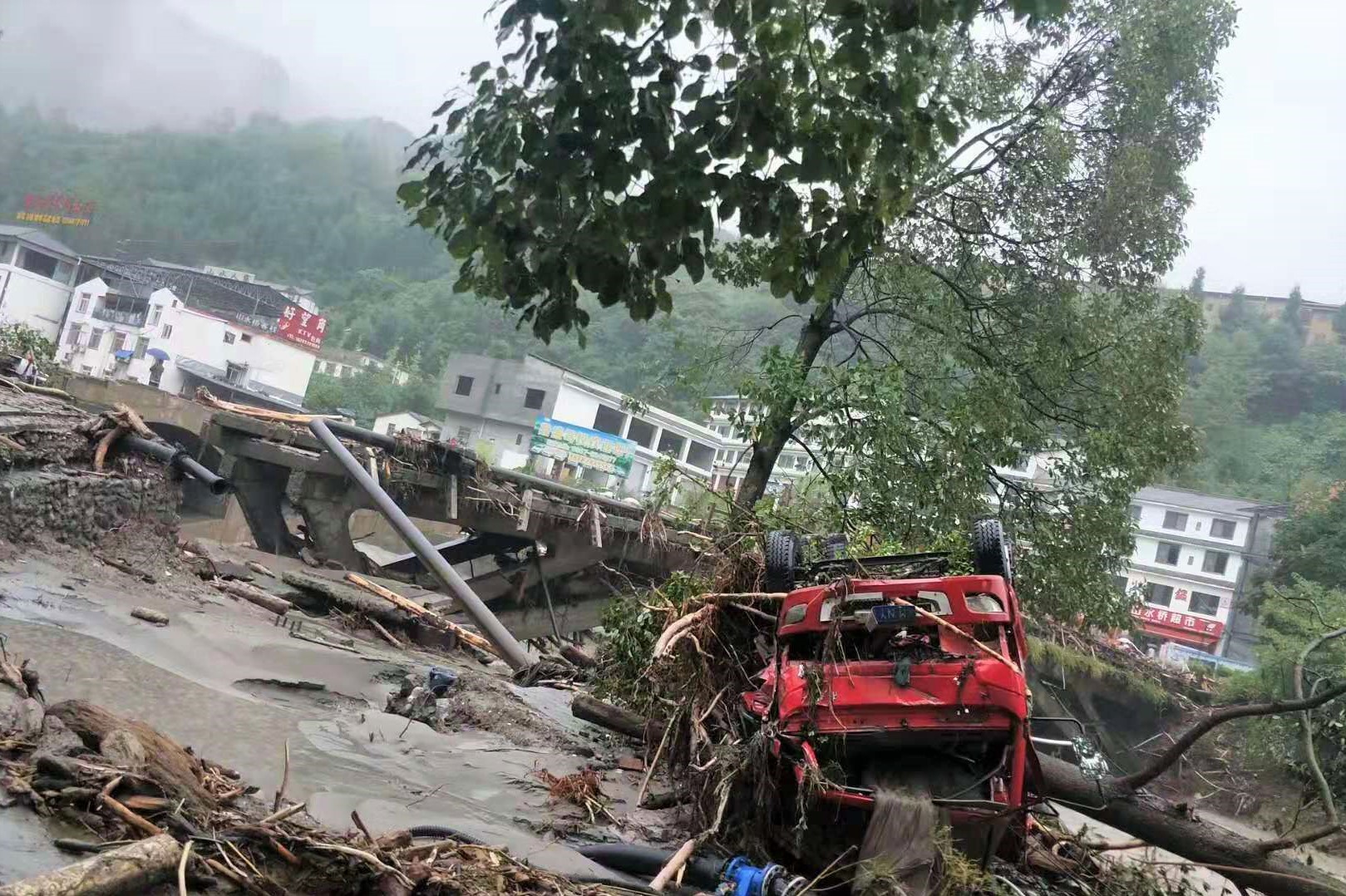 Catastrophe pour les mineurs de Bitcoin du Sichuan qui sont inondés