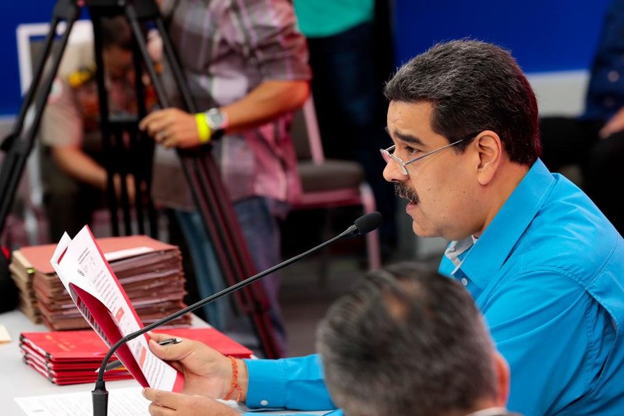 مادورو: كراكاس تسلم حوالي 3.6 مليون دولار أمريكي من عملات بترو الرقمية