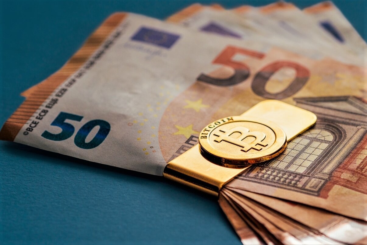 الاتحاد الأوروبي يطلب من مواطنيه المساعدة في تنظيم العملات الرقمية