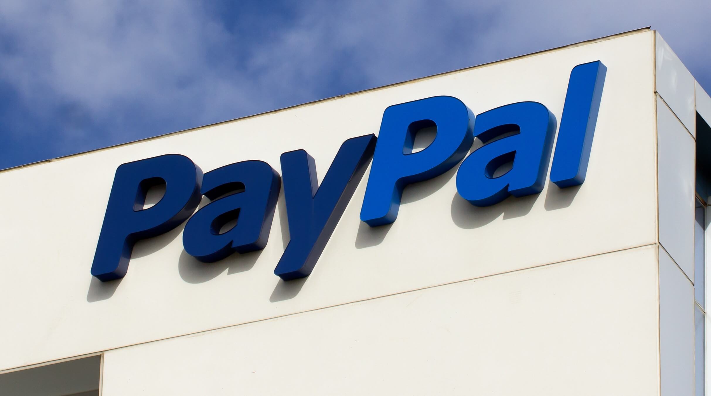 PayPal работает с блокчейн, новая вакансия по AML в Нью-Йорке