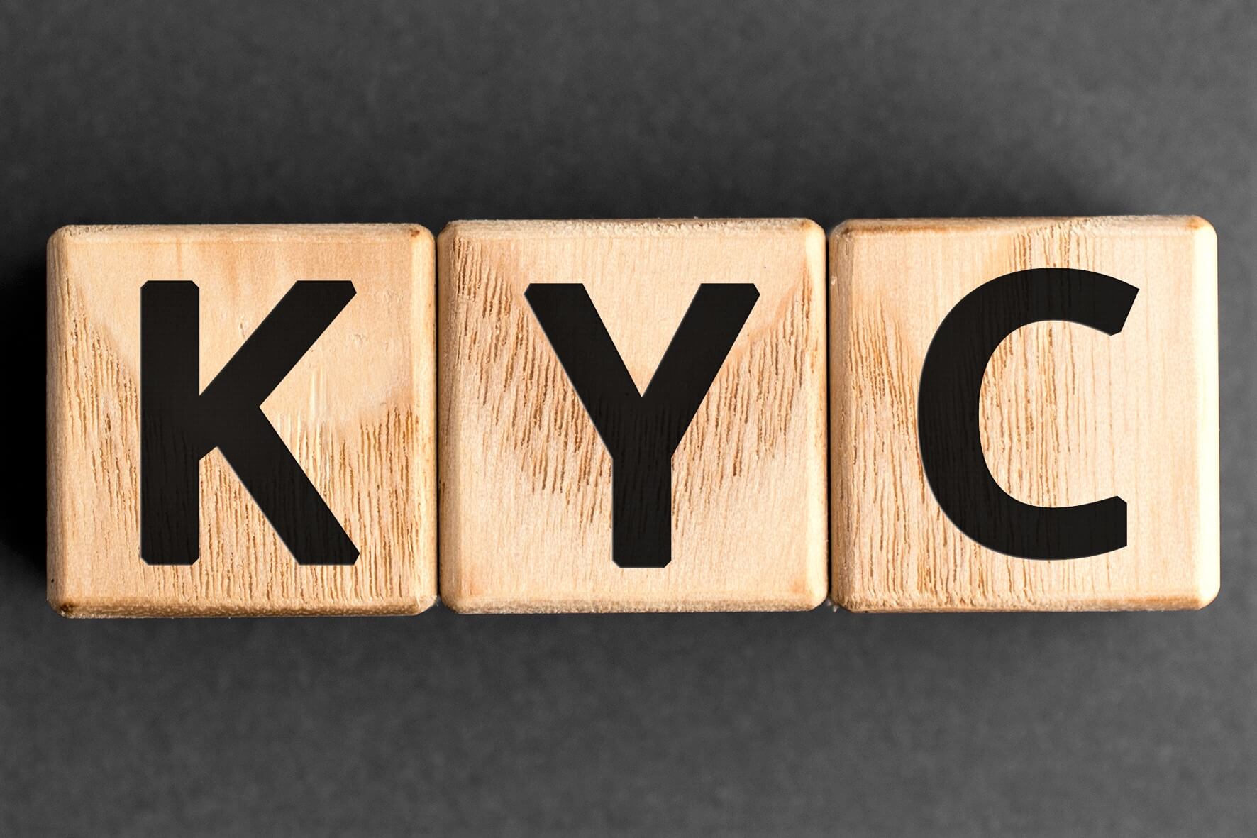 I giocatori del settore finanziario chiedono regolamenti KYC migliorati