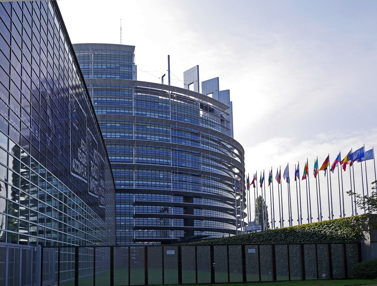 پارلمان اروپا رای گیری در مورد مقررات کریپتو را برای مدت نامعلومی به تعویق انداخت