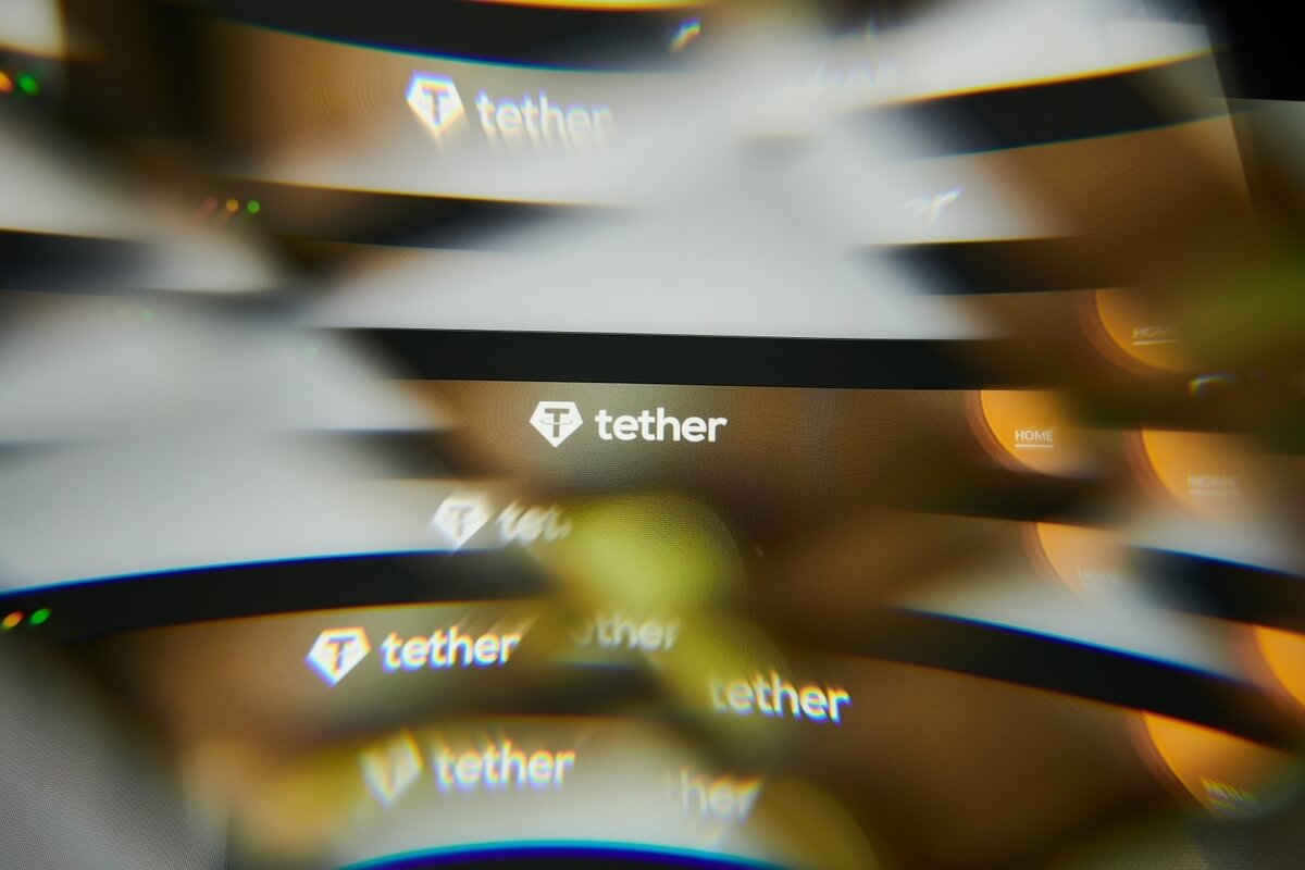 Объем торгов Tether в Украине снова вырос, а в России снизился