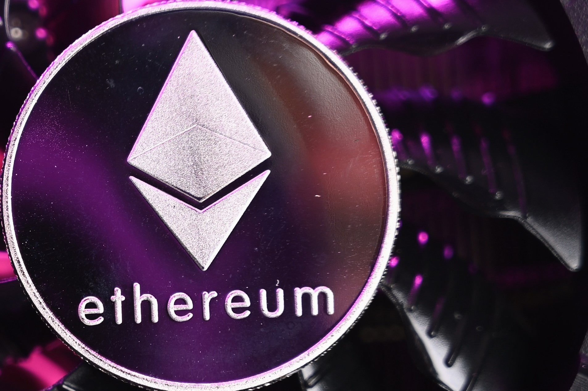 Meses voláteis à frente para Ethereum diz painel da indústria de criptomoedas