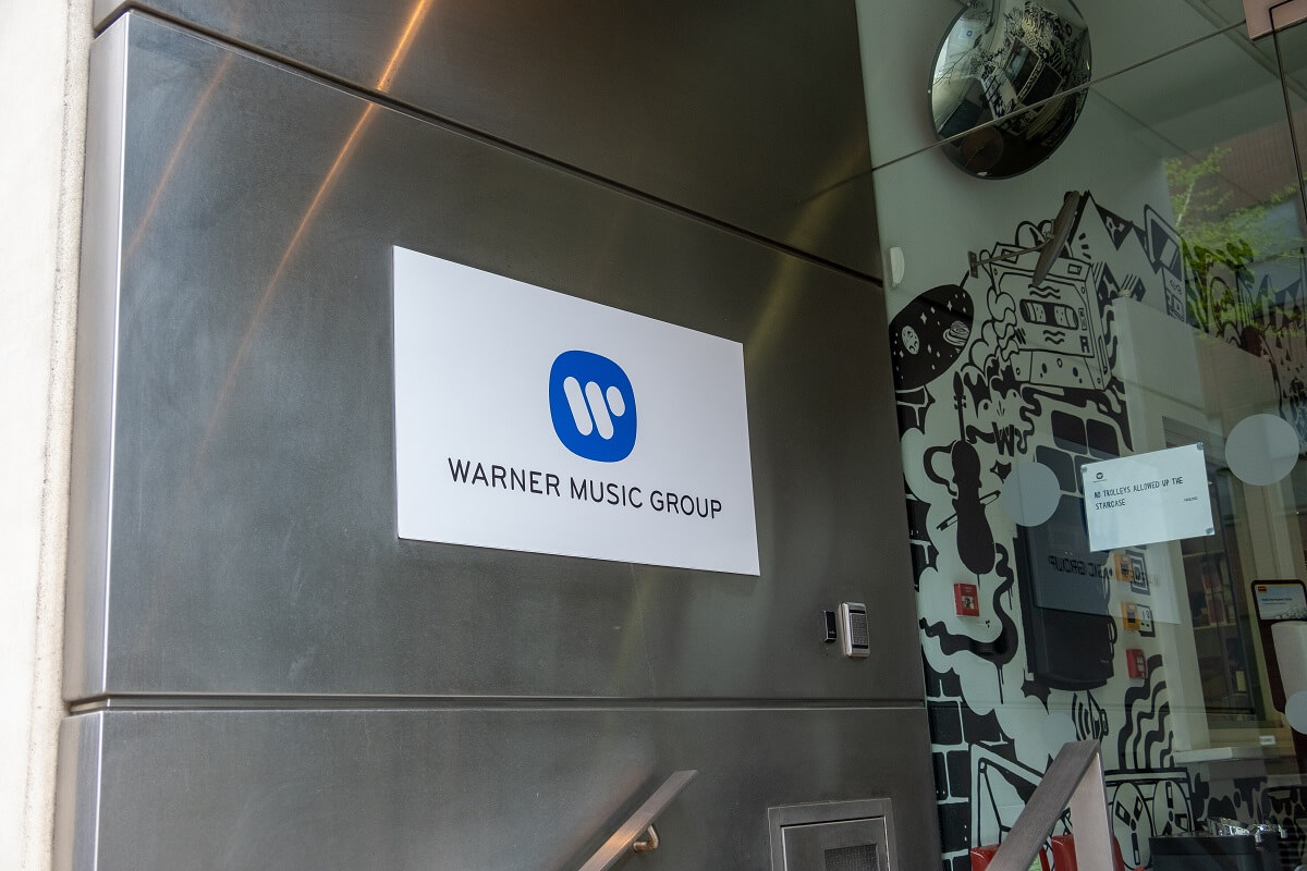 OpenSea анонсировала партнерство с Warner Music Group