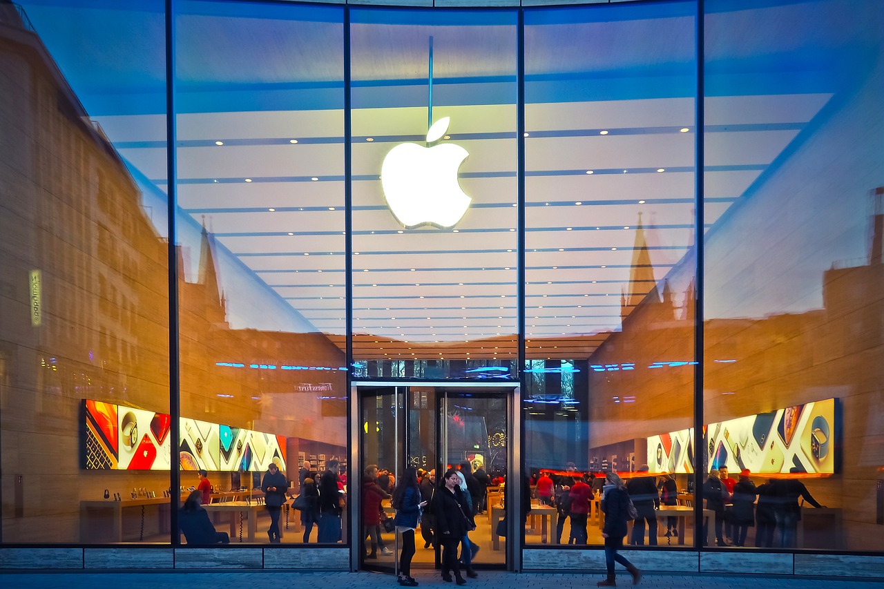 Apple раскрывает новые правила App Store для криптовалют и NFT
