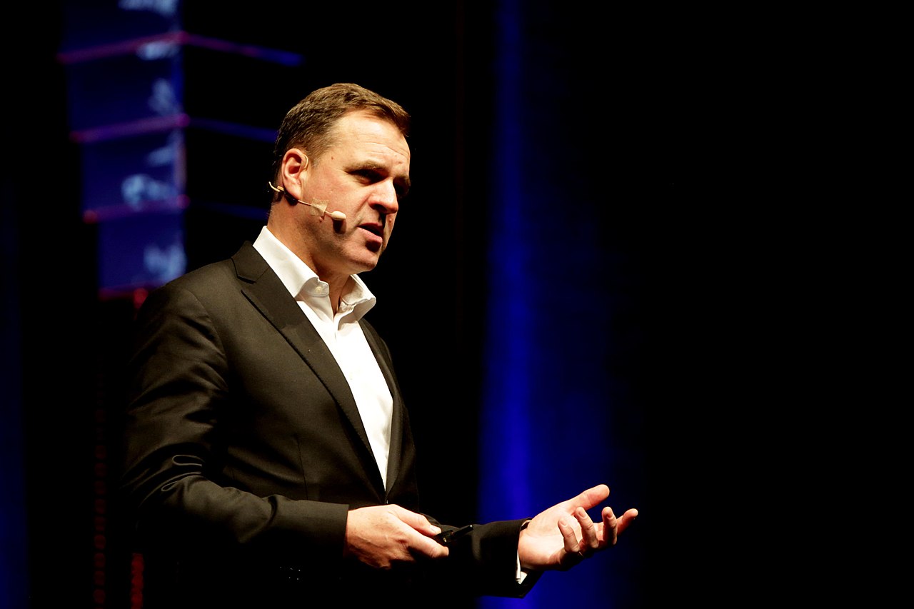 Historian Niall Ferguson on Bitcoin & Monetary Revolution