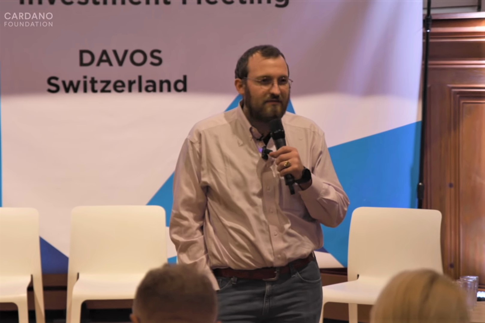 达沃斯论坛上，卡尔达诺代表团的查尔斯谈金融科技生态系统和趋势