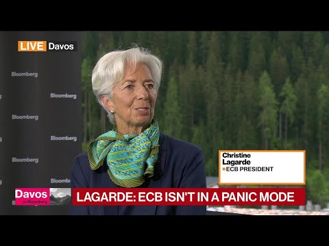 Lagarde Says ECB Is 'At a Turning Point' on Rates