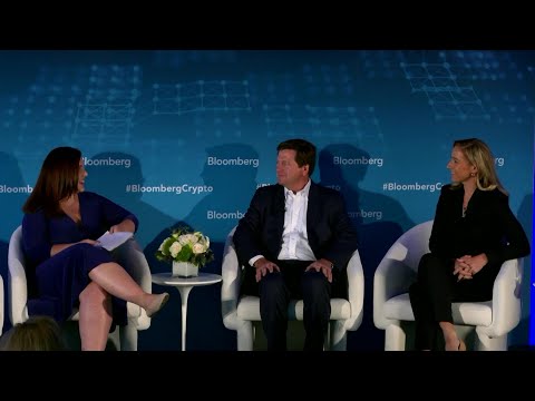 Clayton, ex-SEC, e Calvert, da Coinbase, sobre regulamentação de criptomoedas