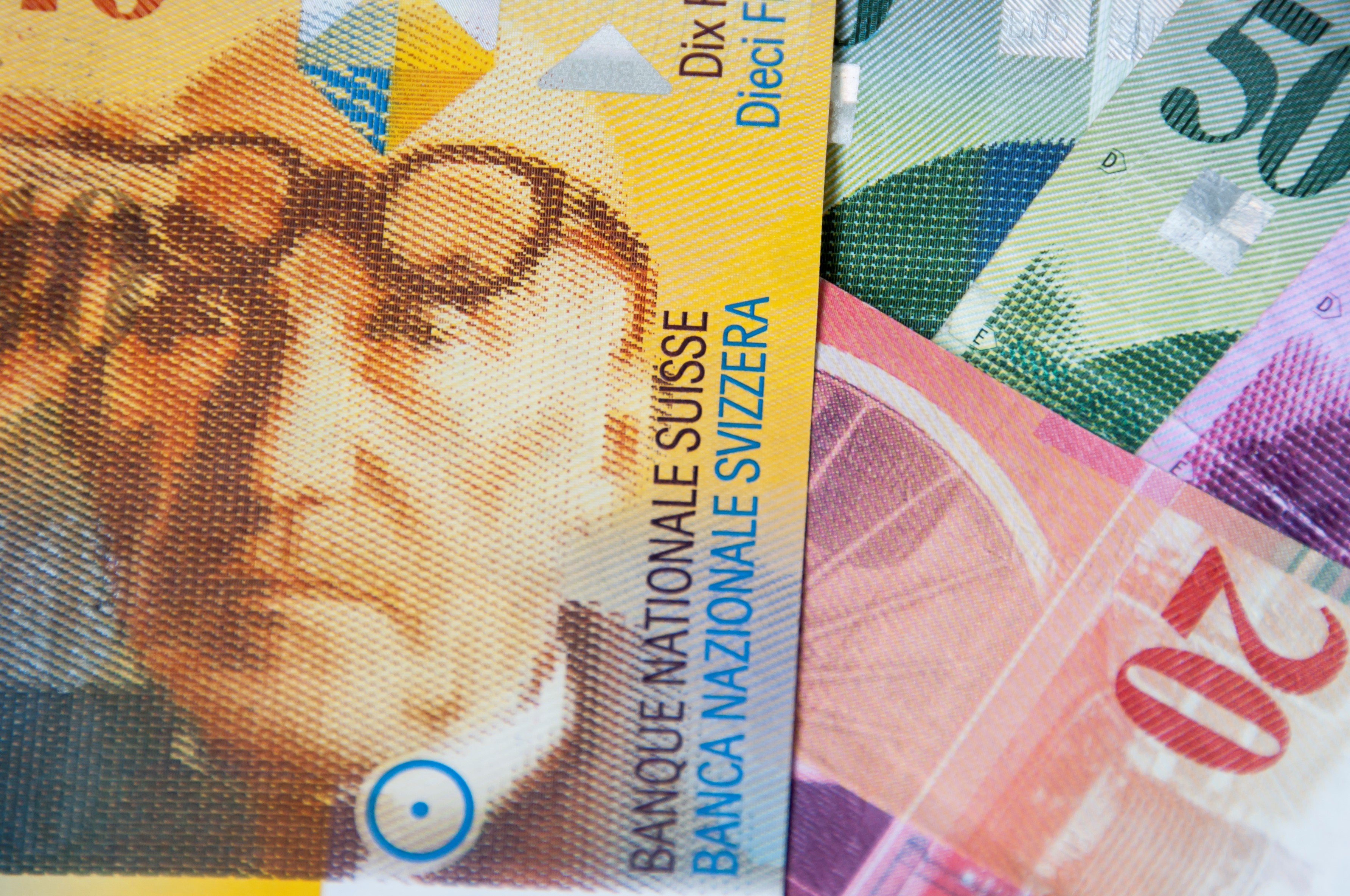 Франки валюта. Обмен валют швейцарский франк. Франки валюта швейцария. Франк швейцария купюры. Швейцарский франк фото.