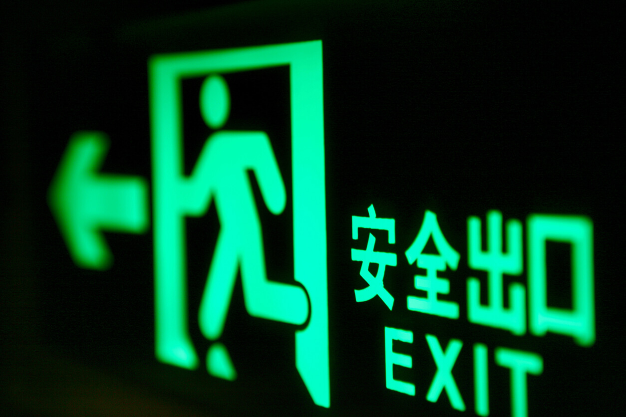 Safe exit. Exit in Japanese. Exit PNG.