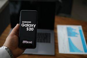 Blockchain Game Firm Releases Samsung Phone Featuring a Crypto Wallet 101