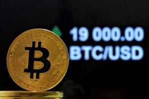 Bitcoin Breaks USD 19,000, Hits Altcoins 101