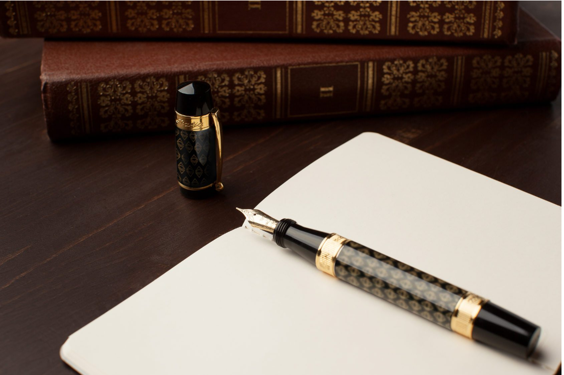 Les stylos siglés sont la nouvelle mode des Cryptos 0001