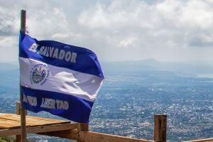 Economists Want El Salvador
