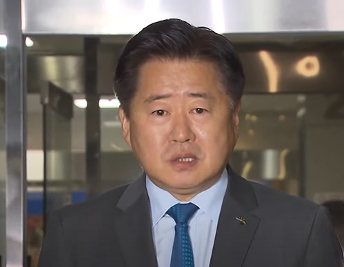 Ο κυβερνήτης του νησιού Jeju, Oh Young-hoon, μιλώντας το 2023.