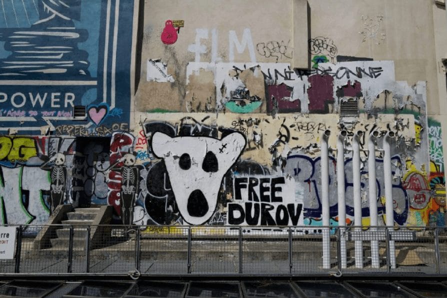 dogs graffiti