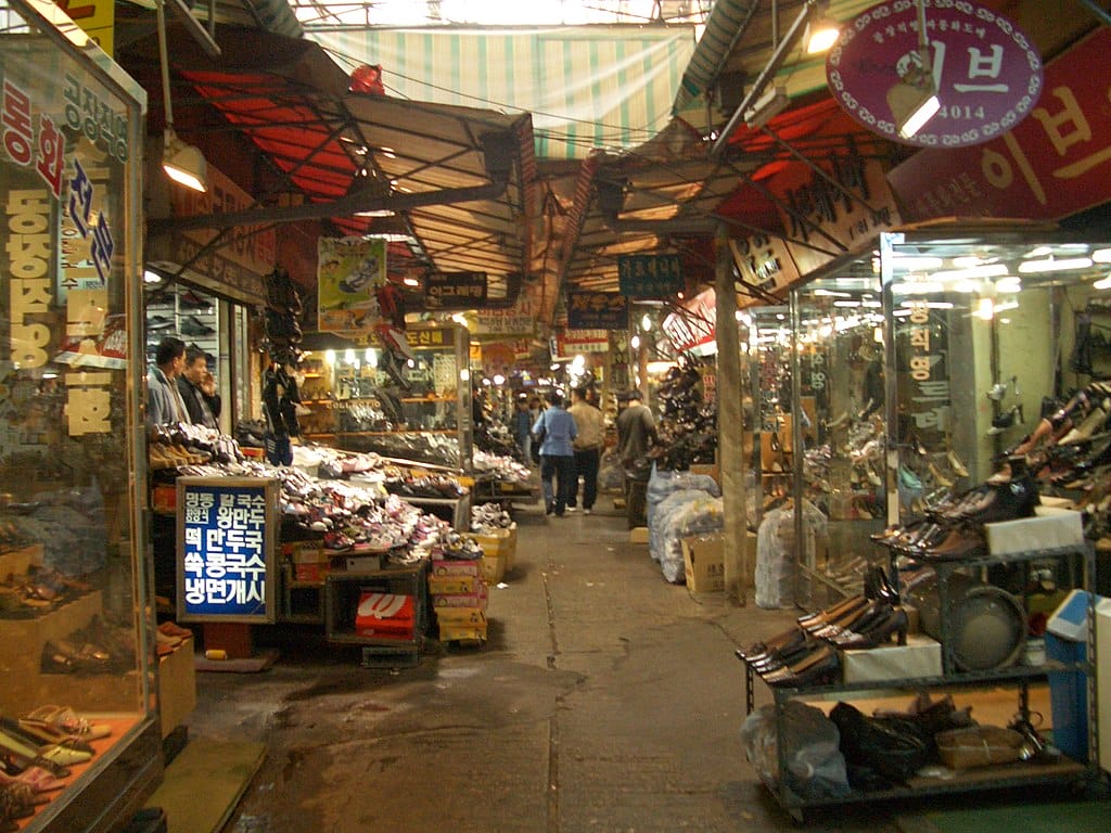 Seul, Güney Kore'deki Dongdaemun Pazarı.