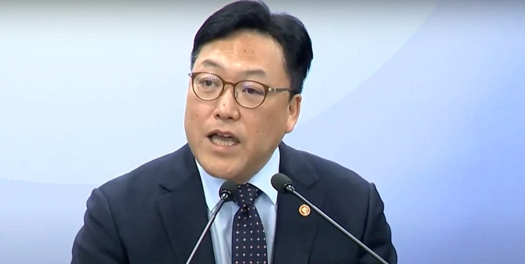 Financial Services Commission Chairman Kim Byung-hwan.