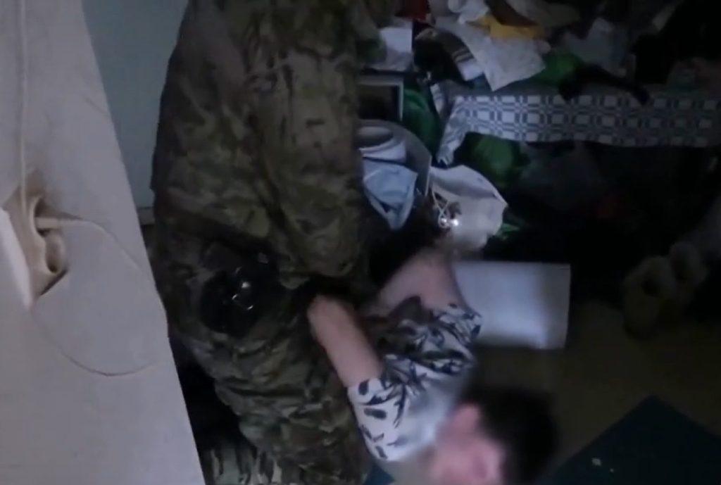 Russian FSB officers arrest a man accused of sending crypto to Ukraine-based militants.