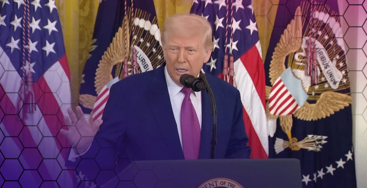 Donald Trump Warns Fed: Slash Rates or I’ll “Force Something” – Powell’s Job Still Safe