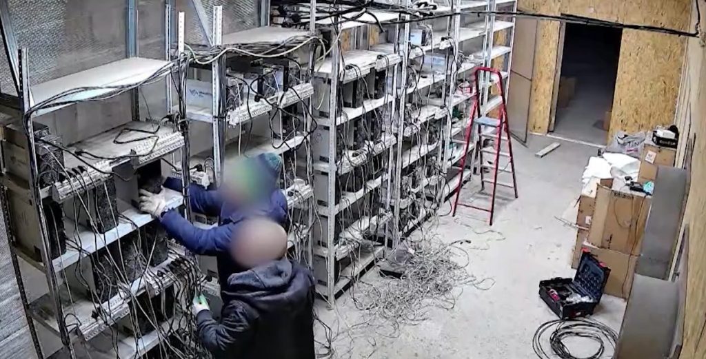 Russia's Central Bank Crypto Mining - Illegal crypto miners in a Russian facility image