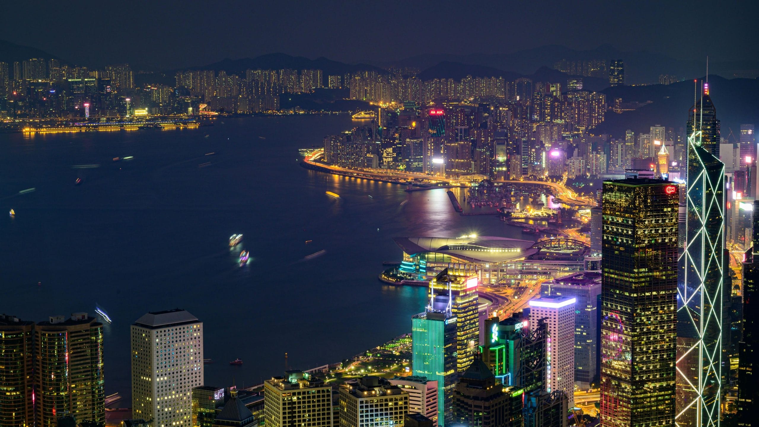 香港六款现货ETF首日交易量不及美国现货ETF首日1％  遭遇跌市比特币破6万