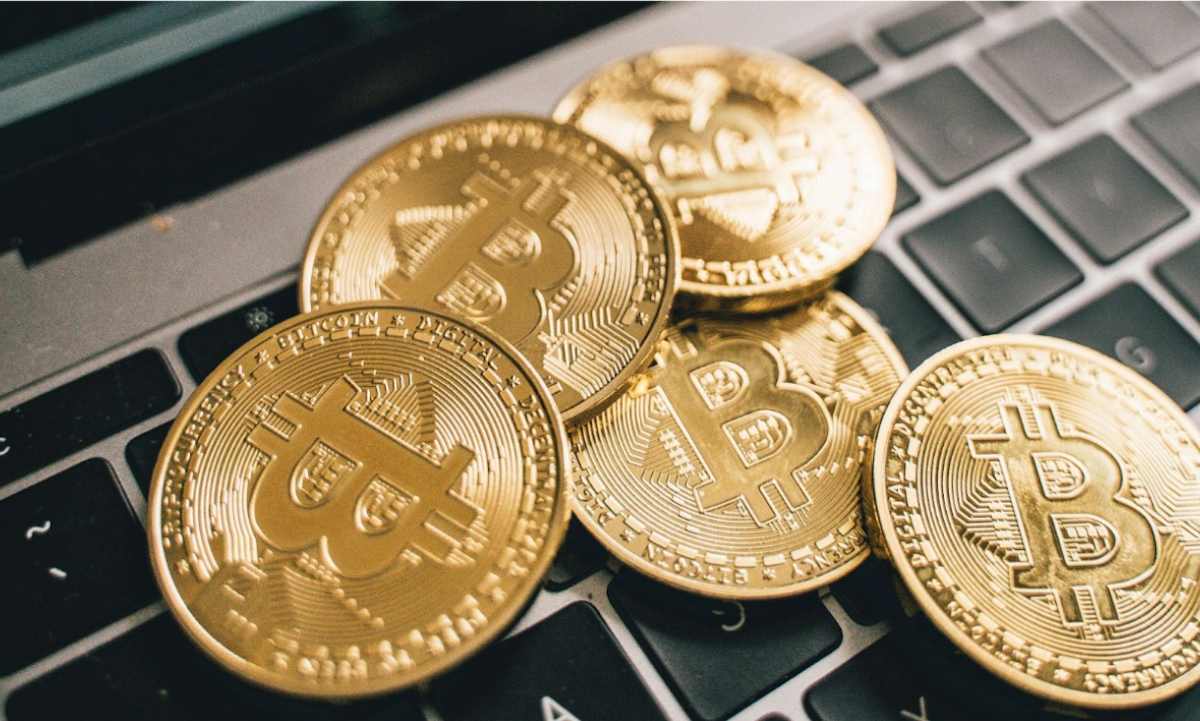 Bitcoin vuelve a los 64.000 dólares