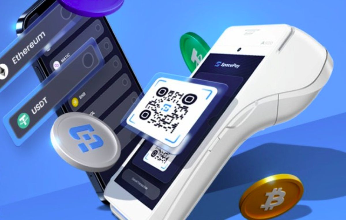 Con SpacePay, ya no es necesario utilizar tarjetas. Simplemente es necesario escanear un código QR para pagar con bitcoin