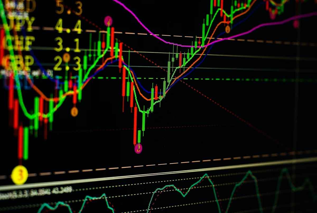 SOL, ETH y BNB buscan nuevos récords mientras BTC se mantiene encima de los 100.000