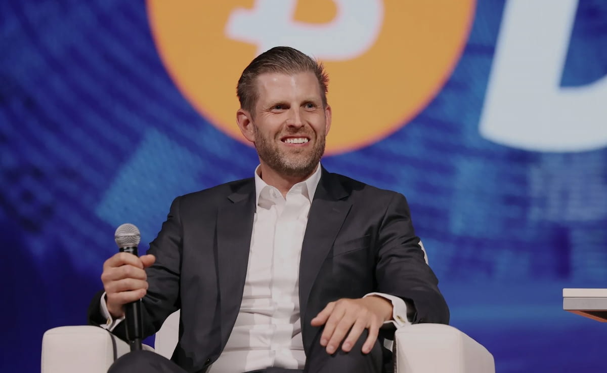 Eric Trump, hijo del presidente de Estados Unidos, Donald Trump, negó los informes de que participará en la intención de la red blockchain Tron de buscar una oferta pública en los Estados Unidos