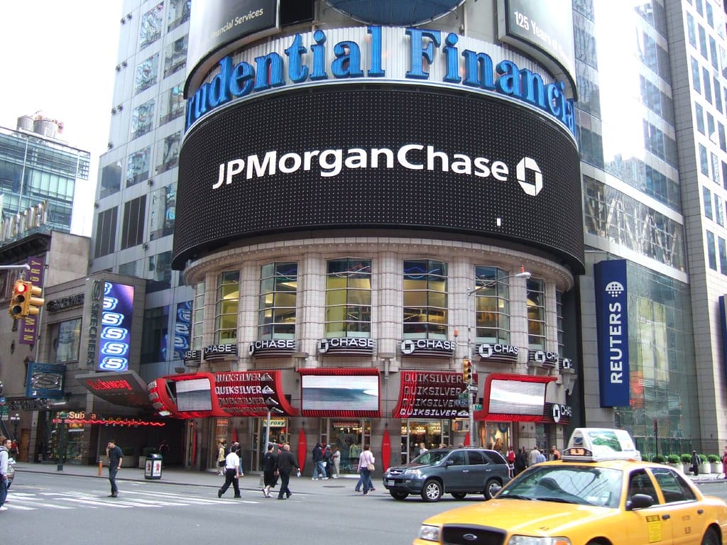 CEO do JPMorgan Chase diz que Bitcoin é um “esquema de pirâmide público”