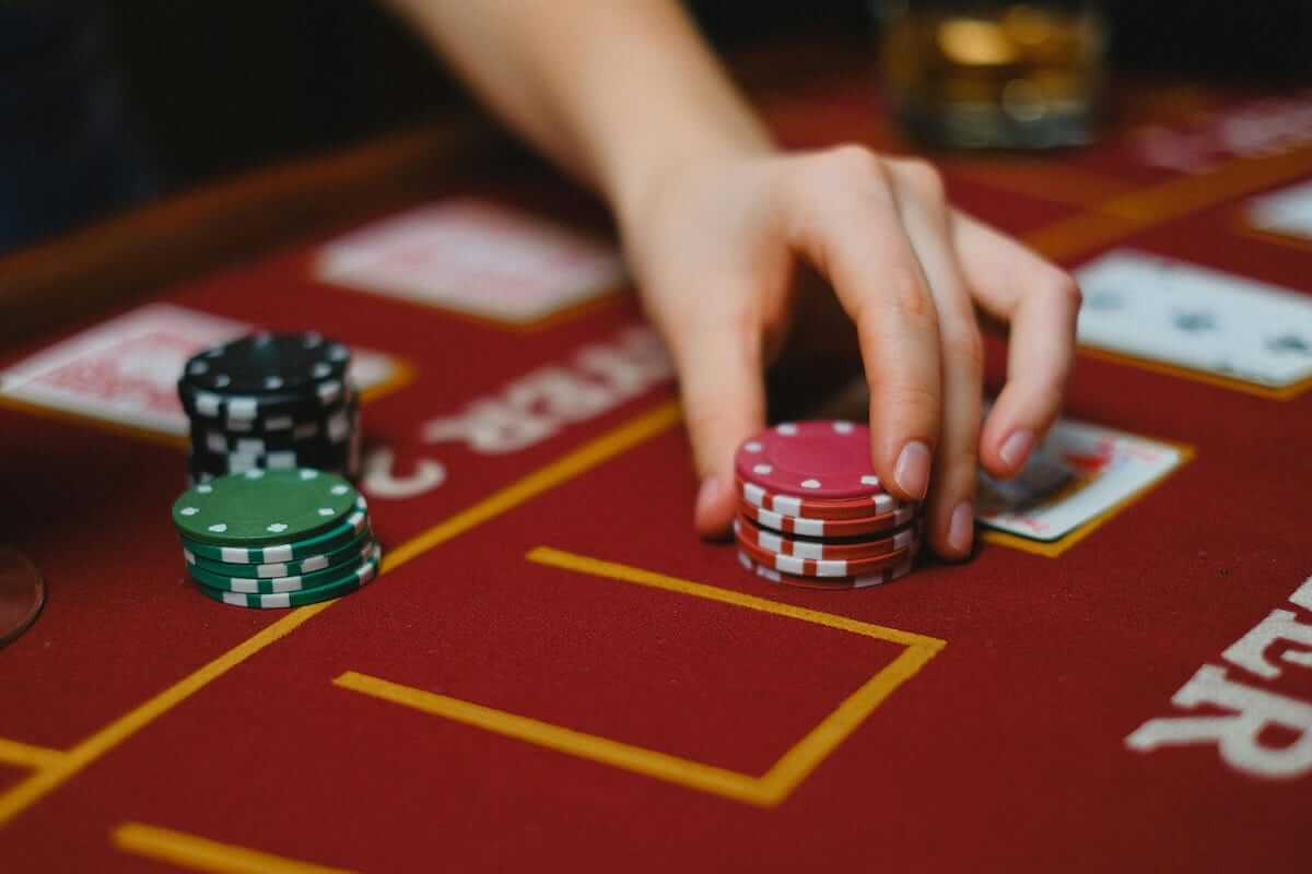 Omaha Poker: Regras e Dicas Para Aprender a Jogar em 2024