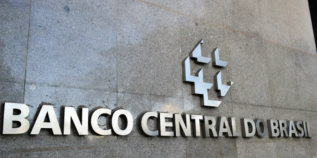Banco Central eleva a previsão de alta do PIB em 2024