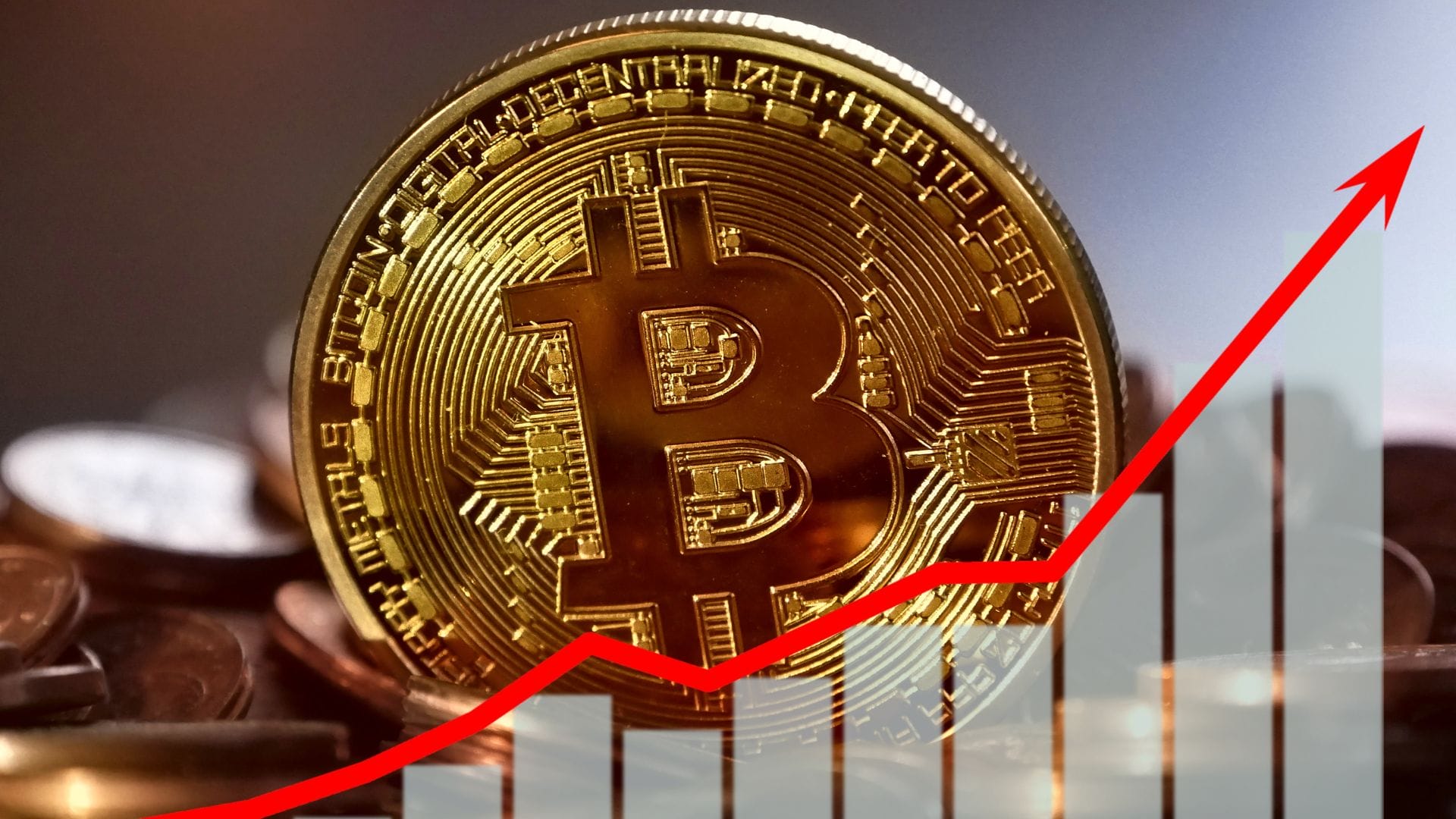 Bitcoin hintaennuste kuvassa bitcoin-kolikko ja kurssikäyrä ylöspäin.