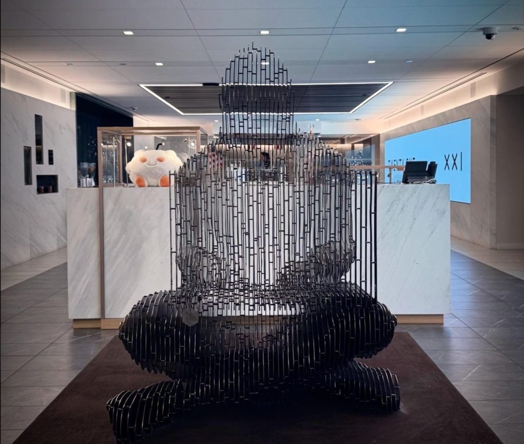 사토시 동상, 뉴욕증권거래소에 세워져… 월가의 비트코인 수용 분위기 확대