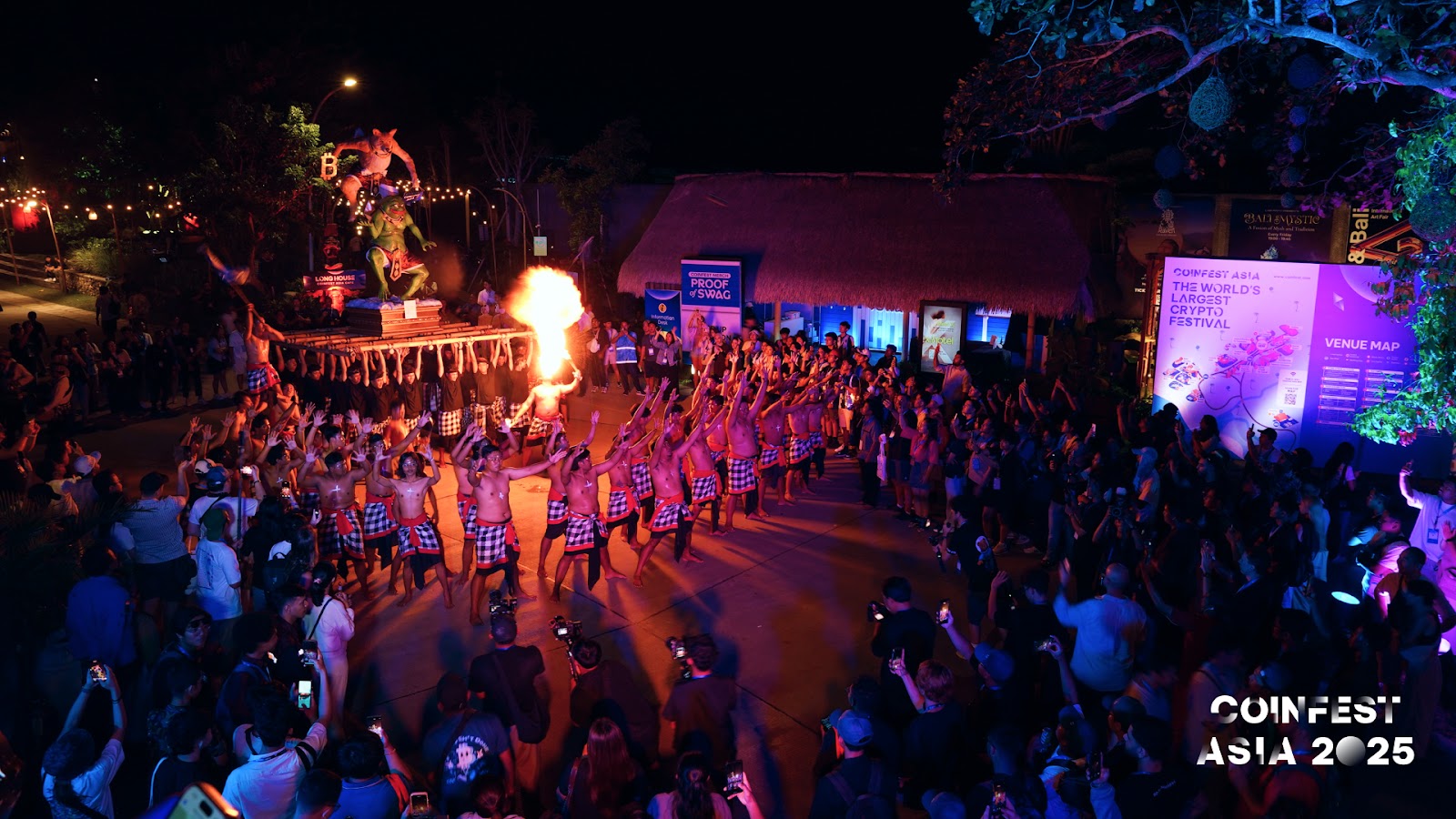 Malam ditutup dengan parade Ogoh-Ogoh dan pertunjukan tari Kecak, membawa semangat Bali ke tengah komunitas Web3 global. Panggung Arena Stage dimeriahkan oleh pertunjukan Live Degen dan diskusi bertema meme yang membuktikan: Web3 adalah budaya, bukan hanya teknologi.