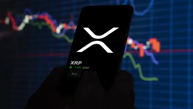 กราฟ XRP ฟอร์มรูปแบบ Bullish Flag เตรียมพร้อมสำหรับขาขึ้น