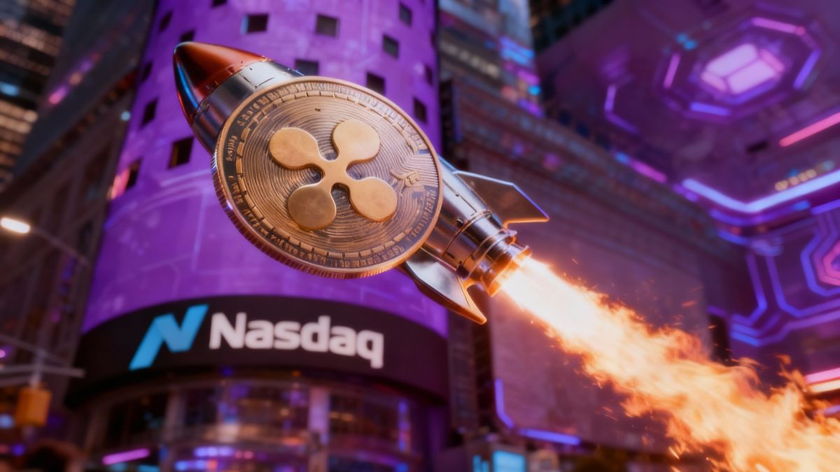 เหรียญ XRP รูปจรวดพุ่งผ่านตึก Nasdaq ในมหานครนิวยอร์ก 14-11-2025