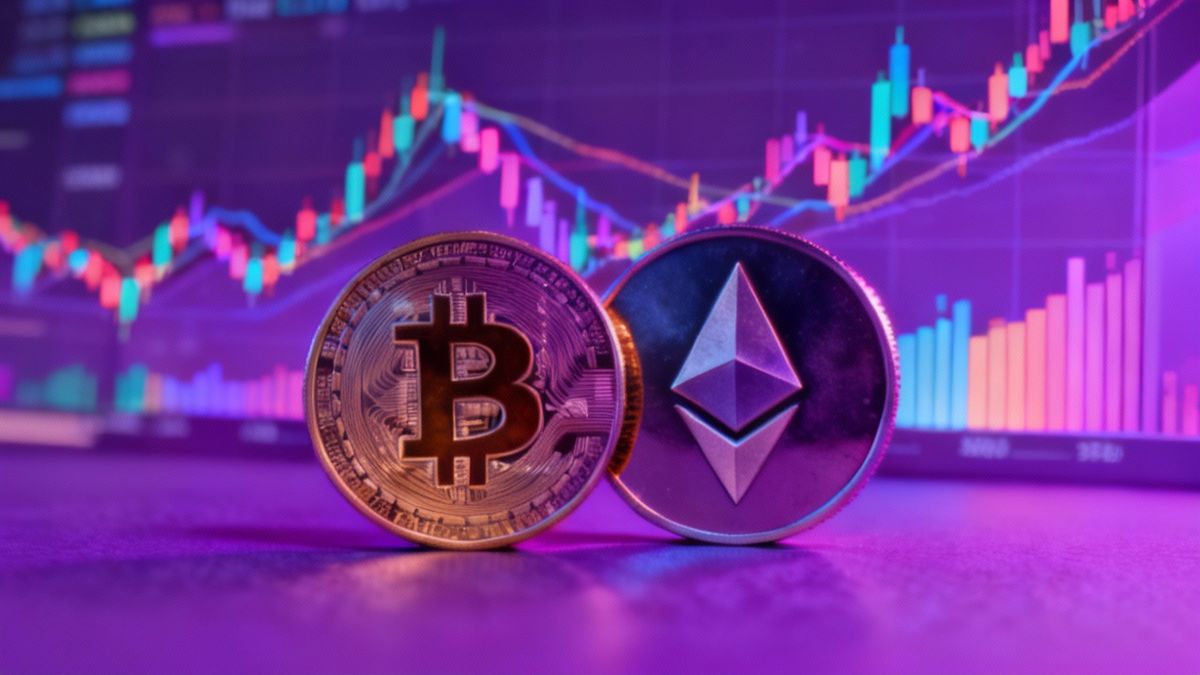 เหรียญ Bitcoin และ Ethereum กับกราฟราคาในพื้นหลัง 02-12-2025