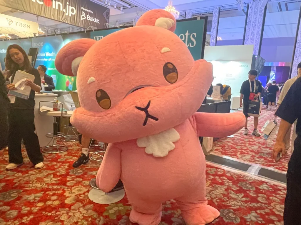 WebX2025に参加した暗号資産担保ローンCryptoPawnのブースにルナのキャラクターが登場